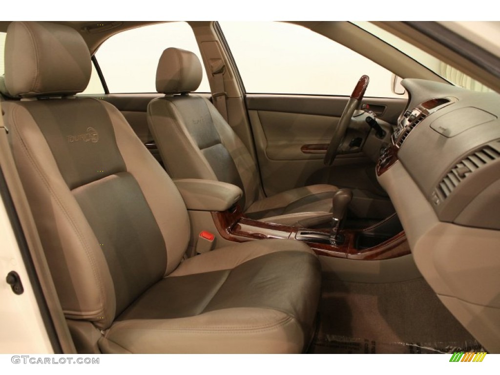 2004 Toyota Camry LE Front Seat Photos