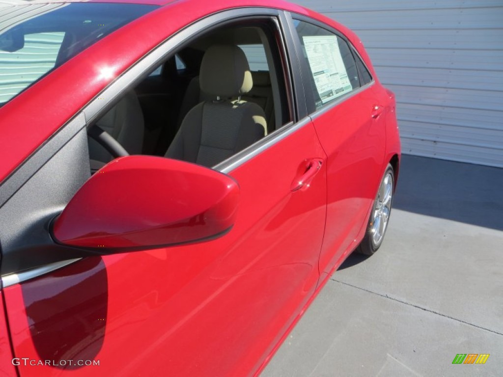 2013 Elantra GT - Volcanic Red / Beige photo #13