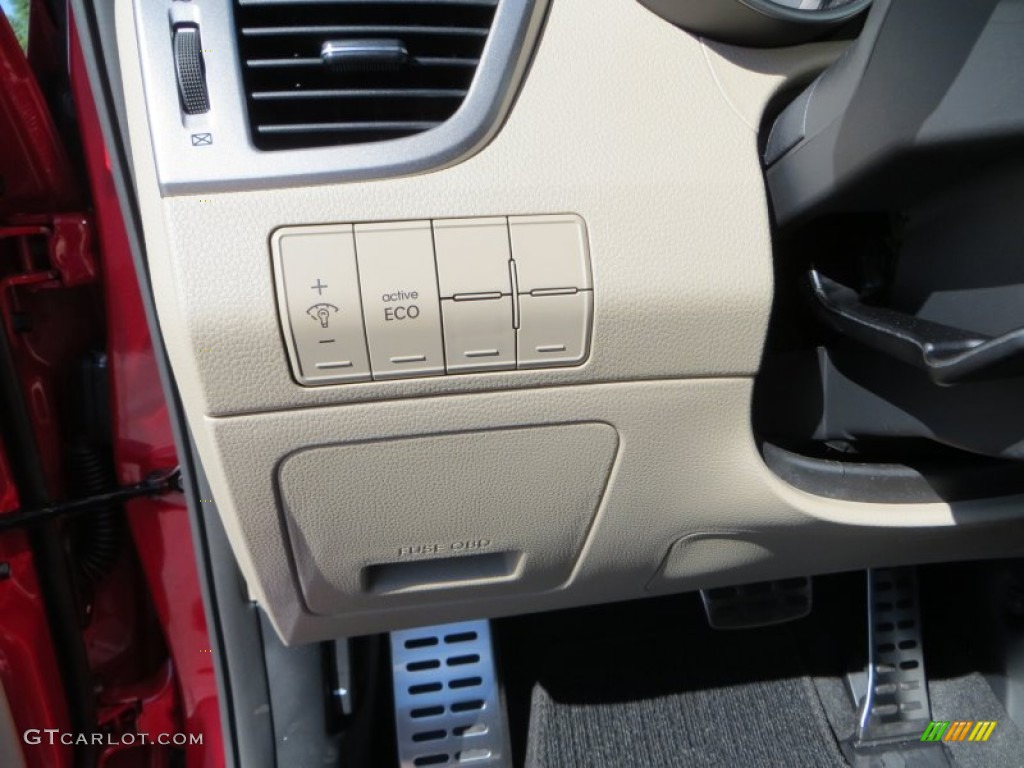 2013 Elantra GT - Volcanic Red / Beige photo #33