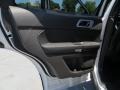 2013 White Platinum Tri-Coat Ford Explorer XLT  photo #21