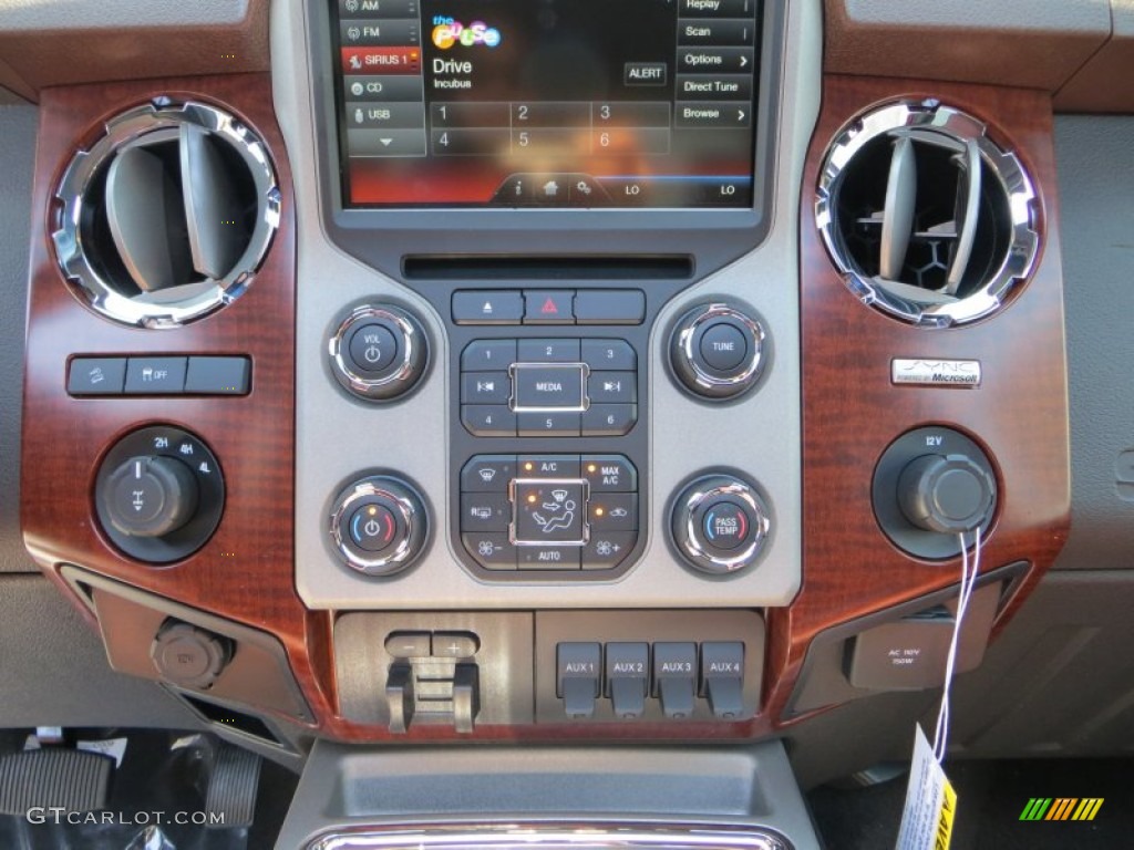2013 Ford F250 Super Duty King Ranch Crew Cab 4x4 Controls Photo #81007433