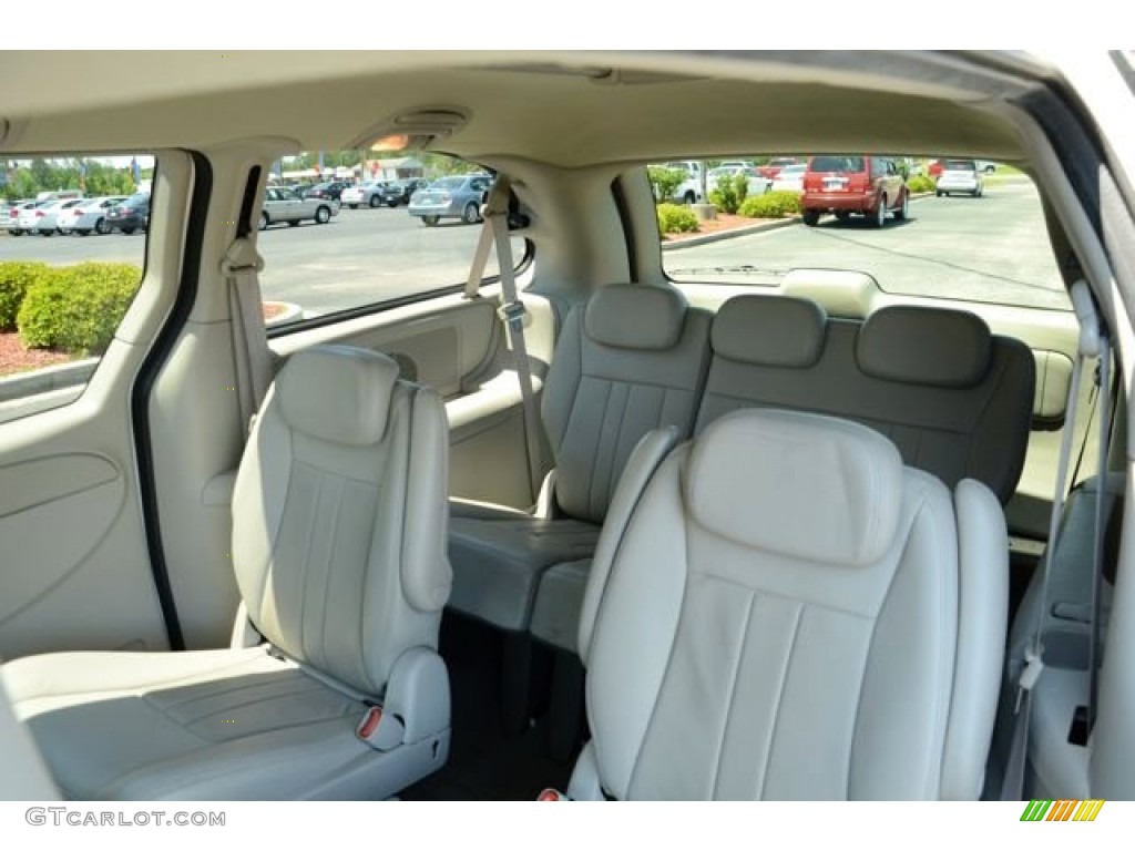 2007 Chrysler Town & Country Touring Rear Seat Photo #81008423