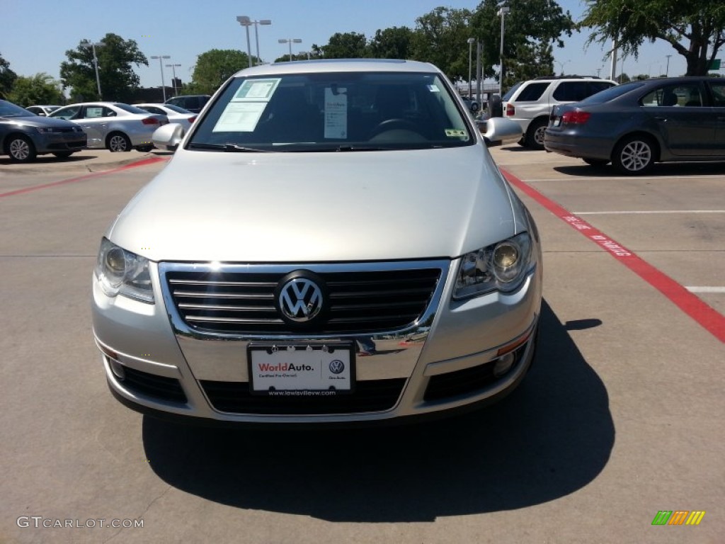 2009 Passat Komfort Sedan - White Gold Metallic / Deep Black photo #2