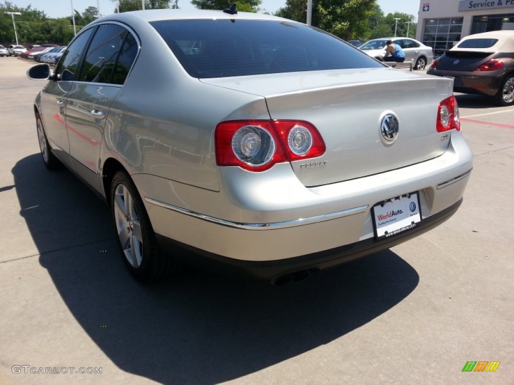 2009 Passat Komfort Sedan - White Gold Metallic / Deep Black photo #7