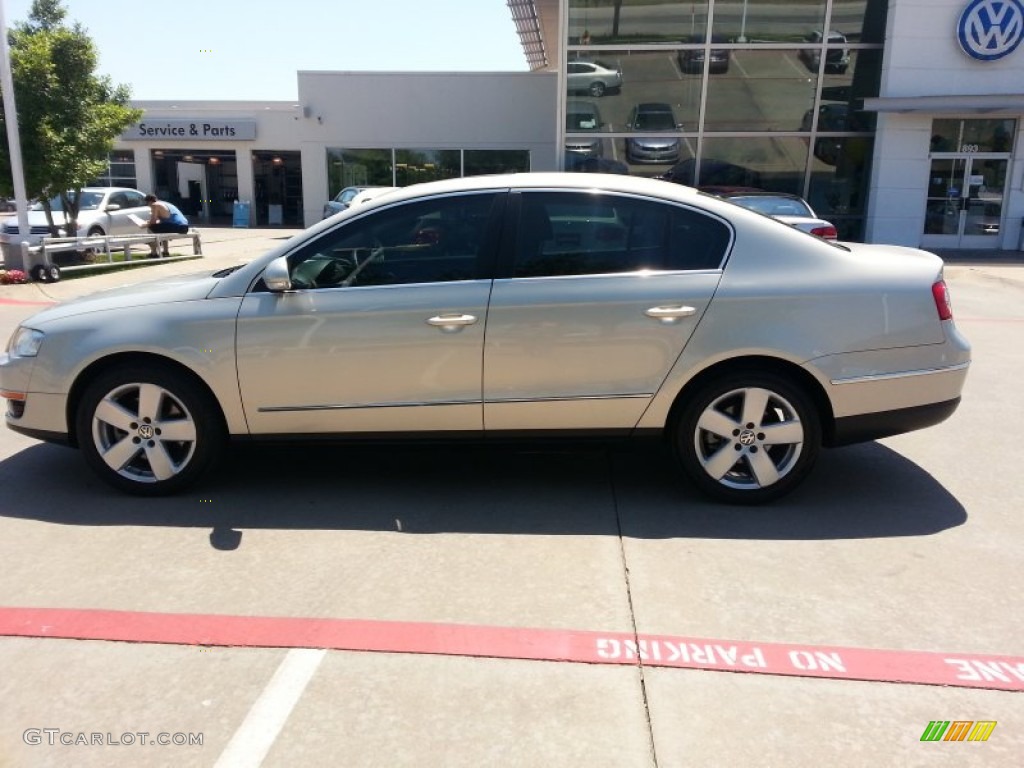 2009 Passat Komfort Sedan - White Gold Metallic / Deep Black photo #8