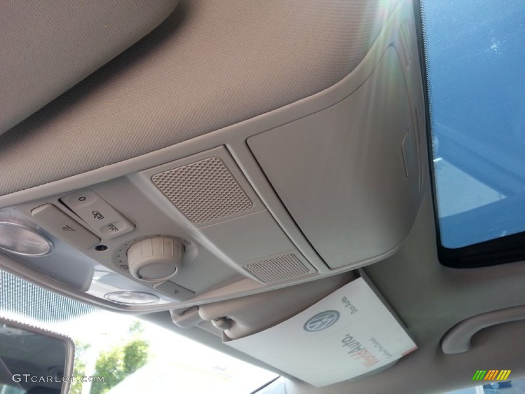 2009 Passat Komfort Sedan - White Gold Metallic / Deep Black photo #16