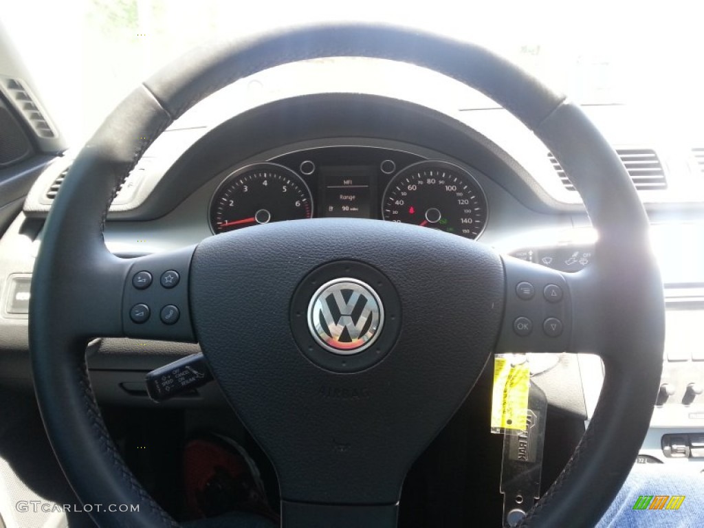 2009 Passat Komfort Sedan - White Gold Metallic / Deep Black photo #18