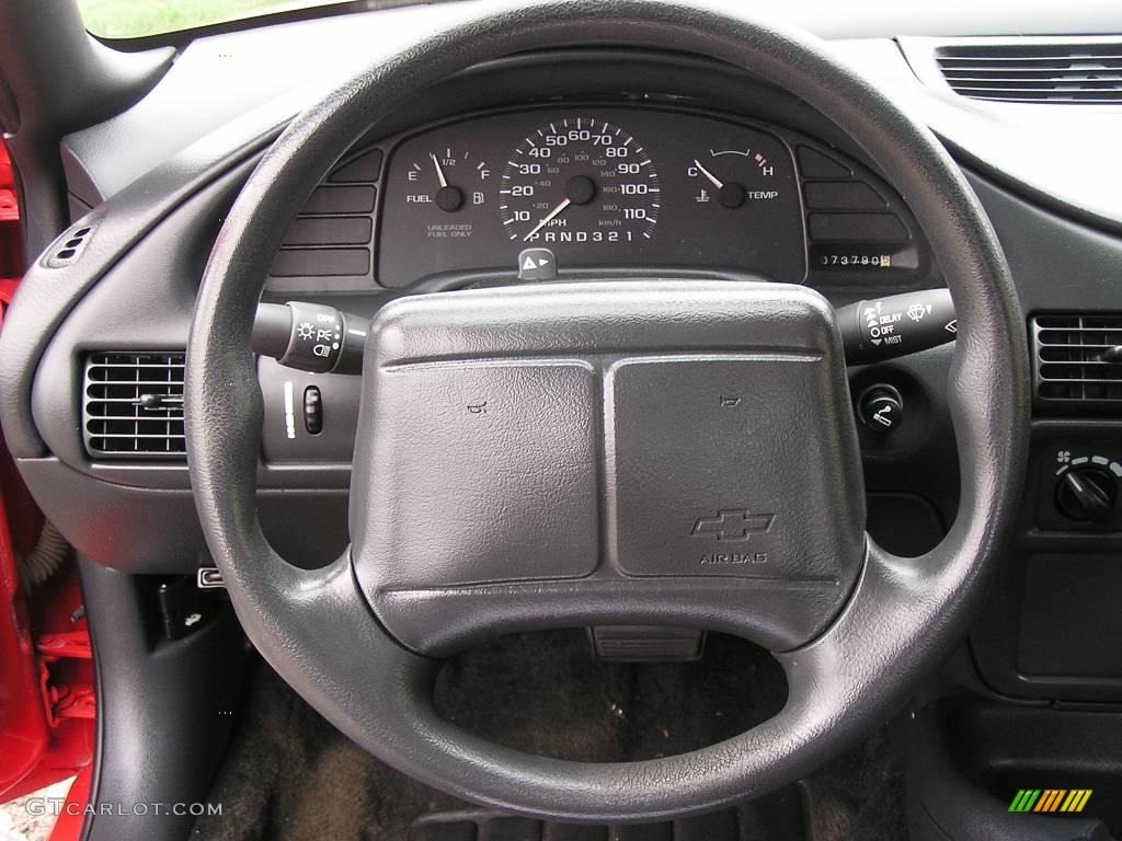 1996 Cavalier Coupe - Bright Red / Dark Gray photo #9