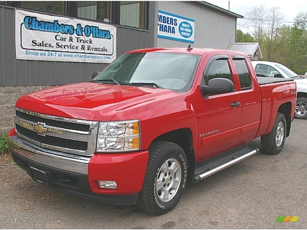 2007 Silverado 1500 LT Extended Cab 4x4 - Victory Red / Ebony Black photo #1