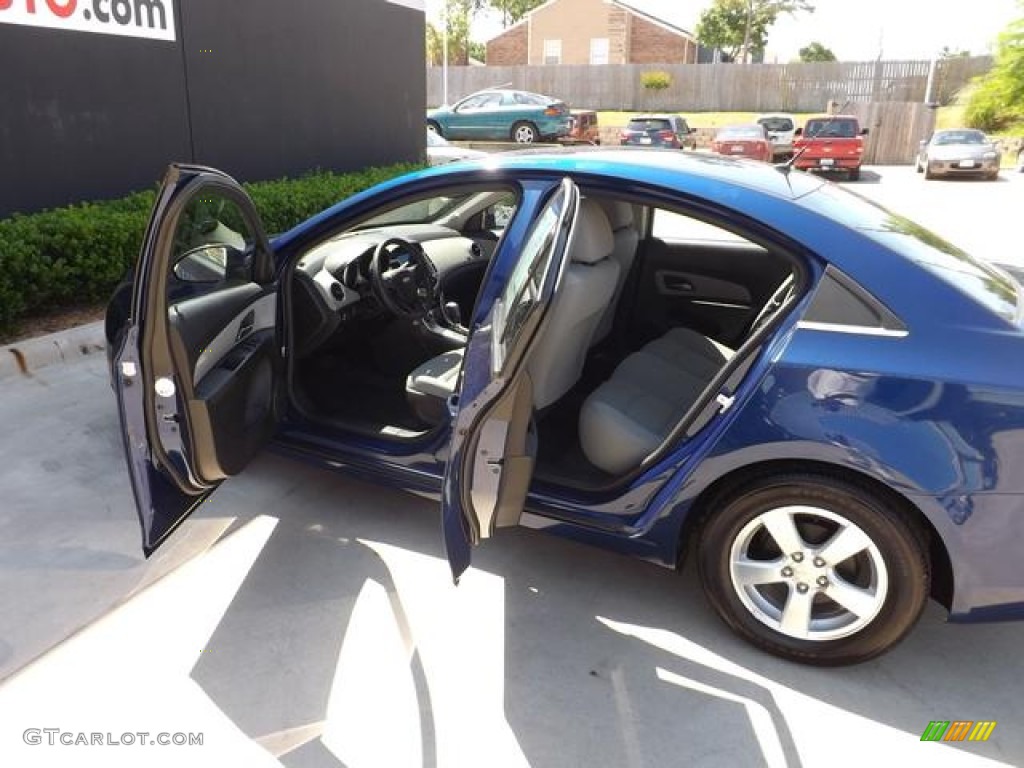 2013 Cruze LT - Blue Topaz Metallic / Medium Titanium photo #10