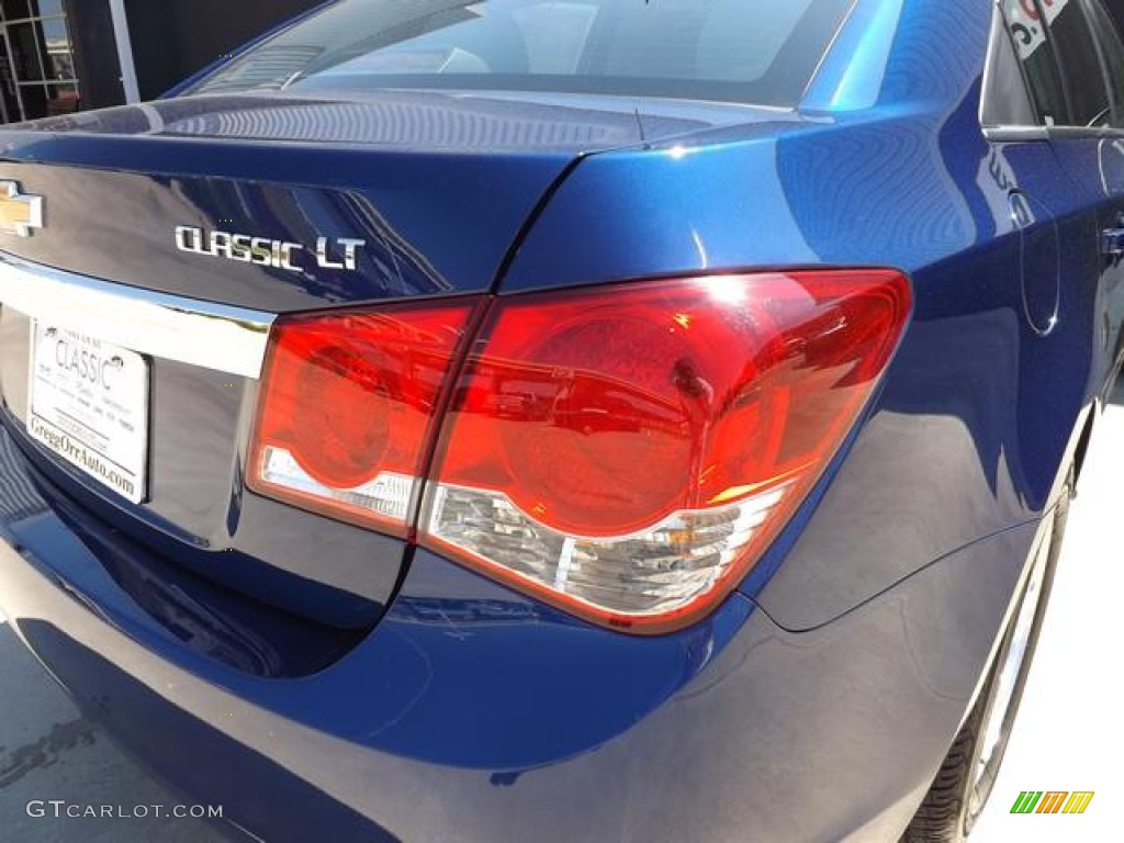 2013 Cruze LT - Blue Topaz Metallic / Medium Titanium photo #14