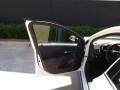 Summit White - Cruze LT Photo No. 26
