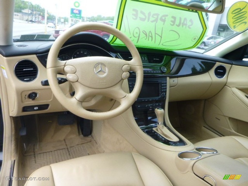 2006 Mercedes-Benz CLS 500 Cashmere Beige Dashboard Photo #81020913
