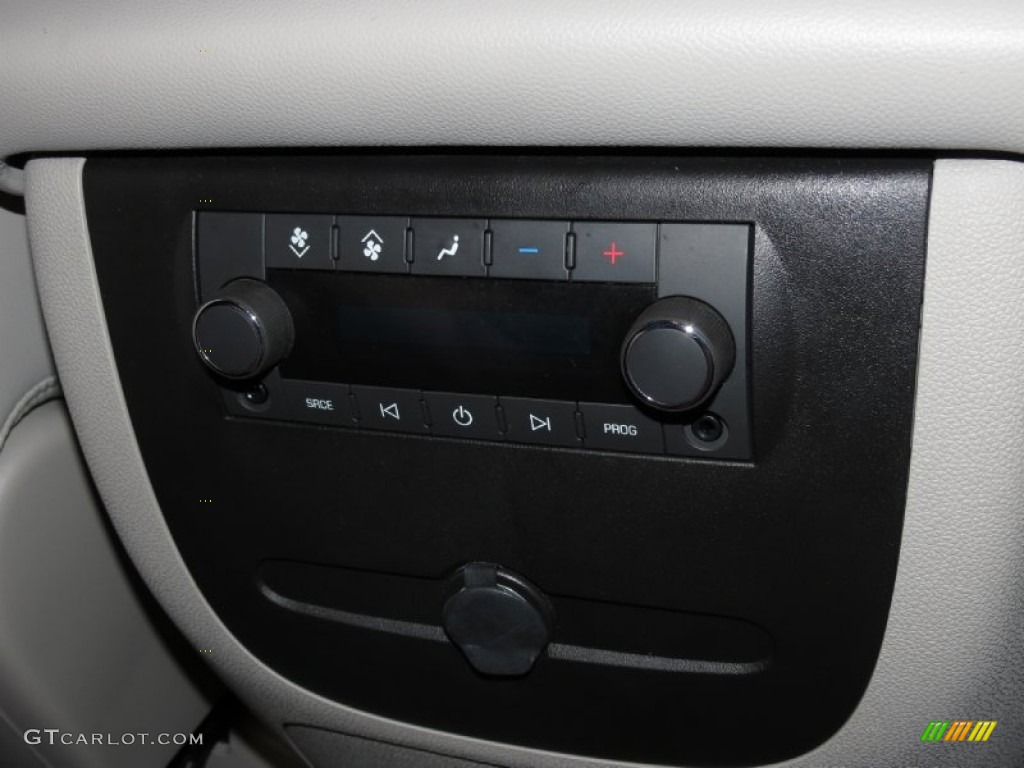 2013 GMC Yukon SLT Controls Photos