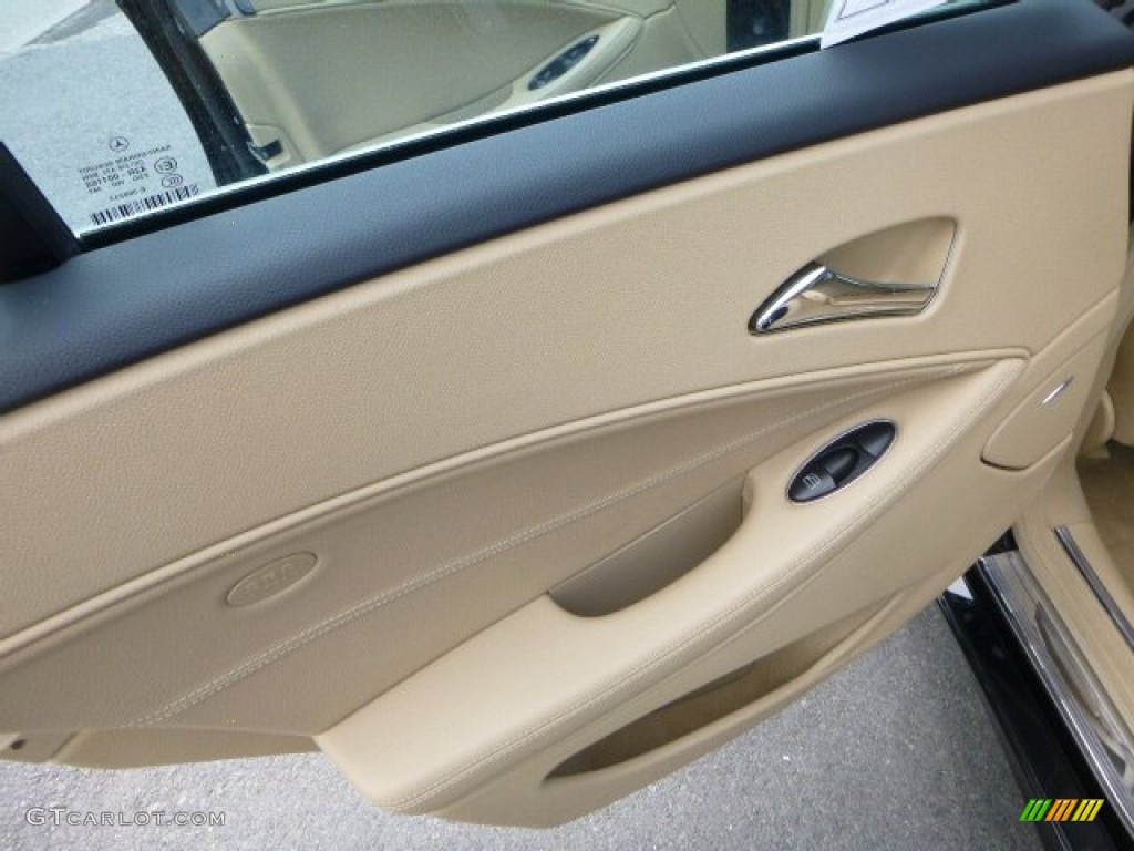 2006 Mercedes-Benz CLS 500 Cashmere Beige Door Panel Photo #81020938