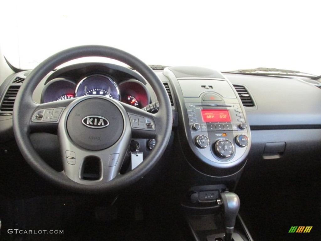 2010 Kia Soul + Black Soul Logo Cloth Dashboard Photo #81023343