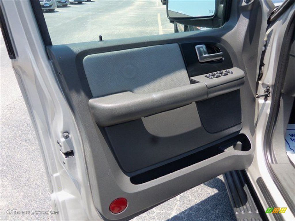 2003 Expedition XLT - Silver Birch Metallic / Flint Grey photo #7