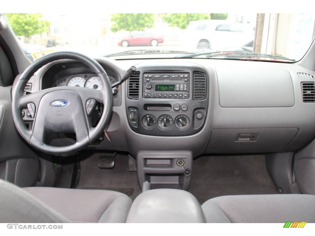 2002 Ford Escape XLT V6 4WD Medium Graphite Dashboard Photo #81026695