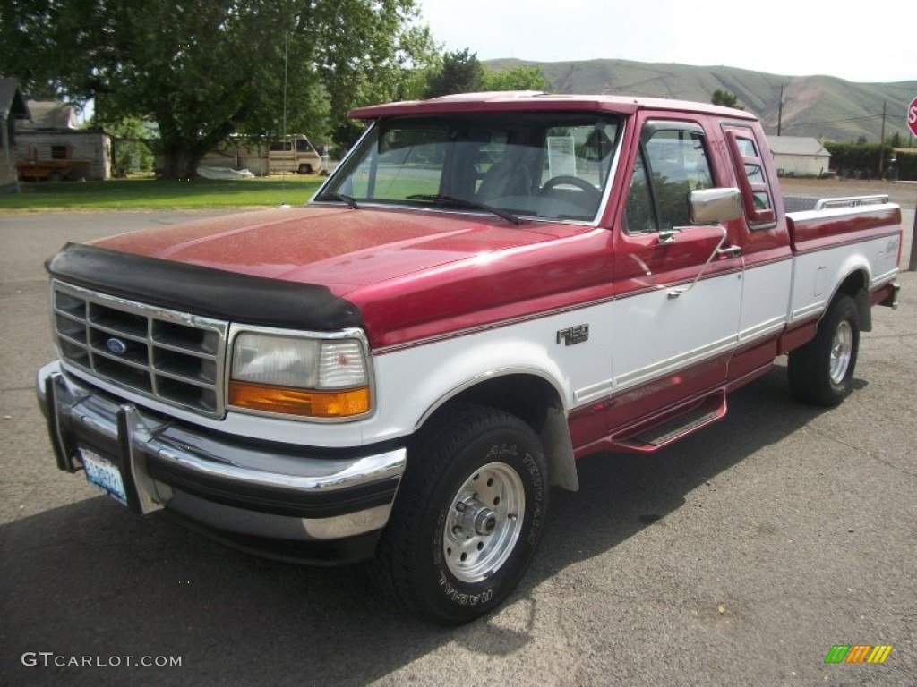 1995 F150 XLT Extended Cab 4x4 - Electric Currant Red Pearl / Gray photo #5