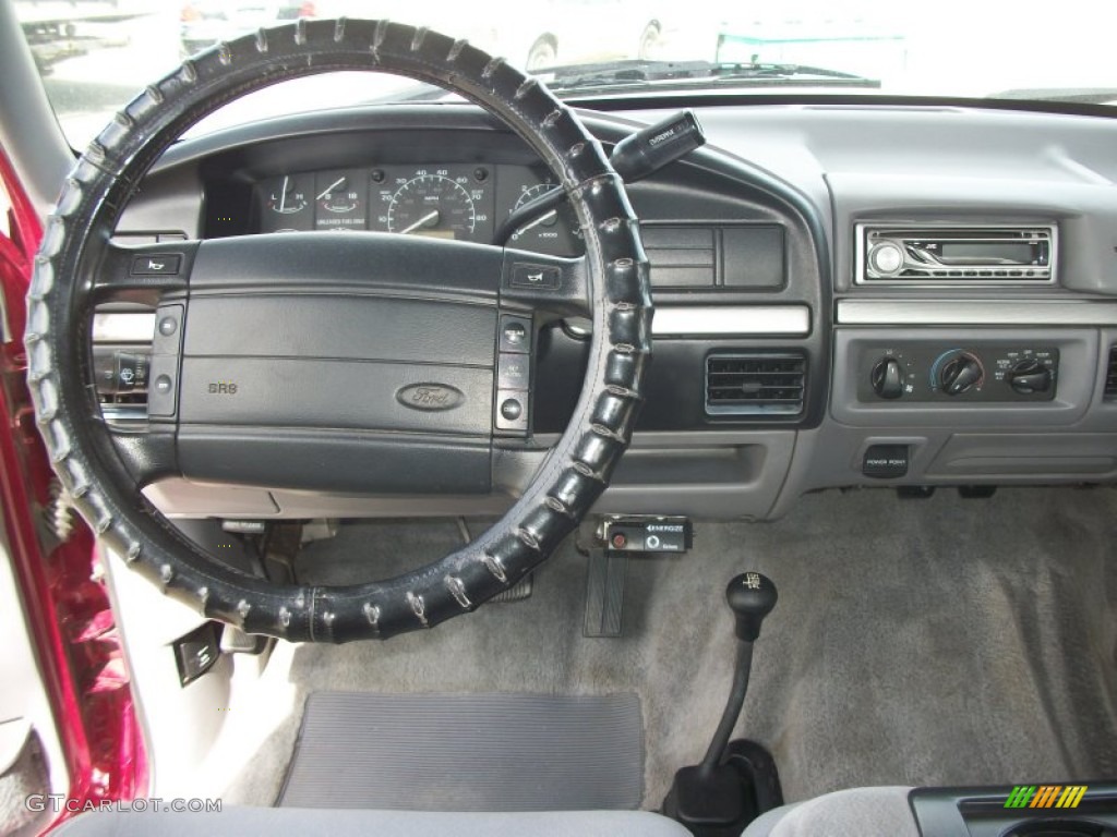 1995 F150 XLT Extended Cab 4x4 - Electric Currant Red Pearl / Gray photo #11
