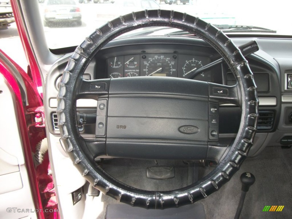 1995 F150 XLT Extended Cab 4x4 - Electric Currant Red Pearl / Gray photo #12