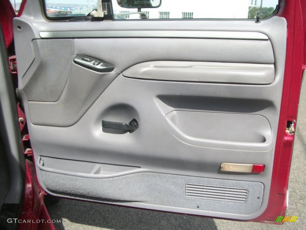 1995 F150 XLT Extended Cab 4x4 - Electric Currant Red Pearl / Gray photo #20