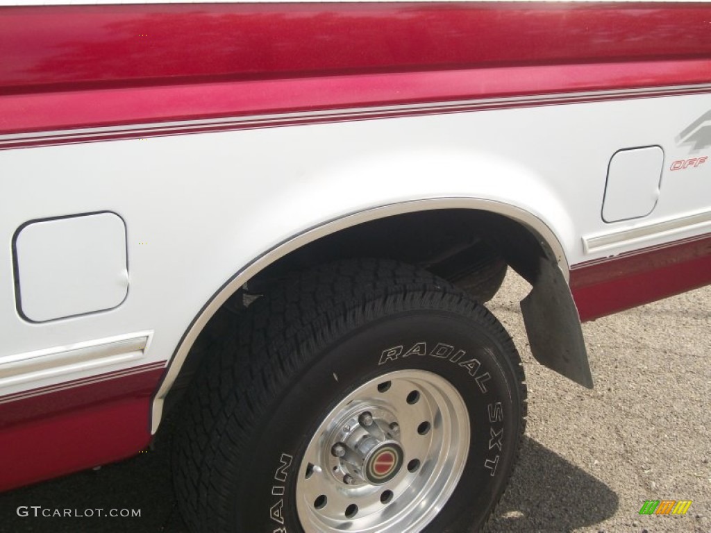 1995 F150 XLT Extended Cab 4x4 - Electric Currant Red Pearl / Gray photo #24