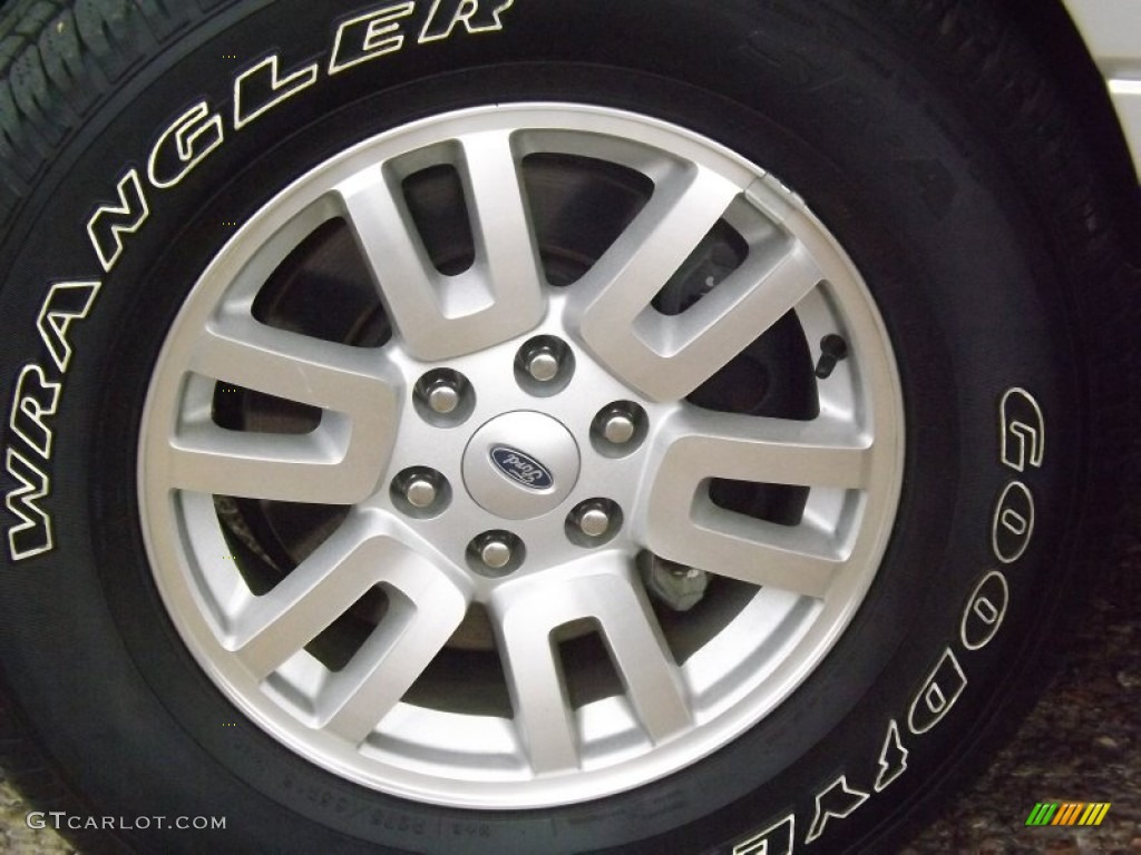 2012 Ford Expedition XLT Wheel Photos