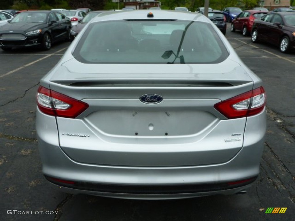 2013 Fusion SE 1.6 EcoBoost - Ingot Silver Metallic / SE Appearance Package Charcoal Black/Red Stitching photo #3