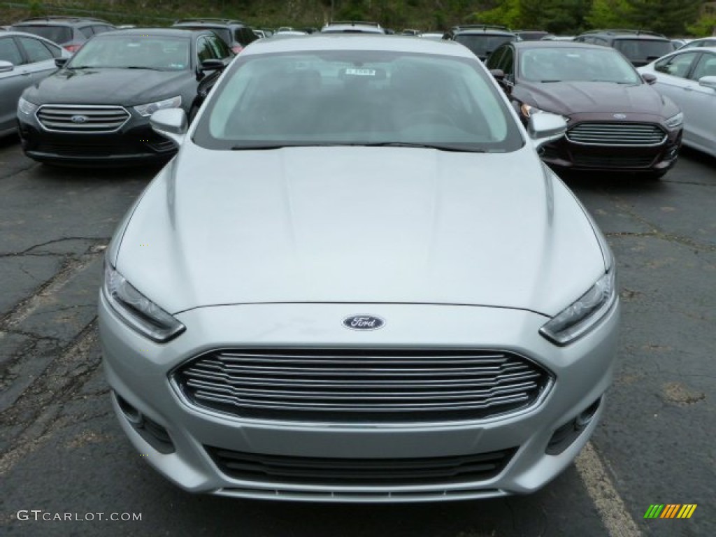 2013 Fusion SE 1.6 EcoBoost - Ingot Silver Metallic / SE Appearance Package Charcoal Black/Red Stitching photo #6