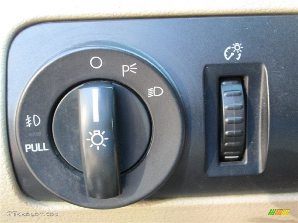 2005 Ford Mustang GT Premium Convertible Controls Photo #81038682