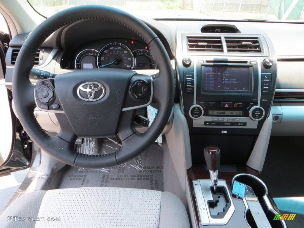 2013 Camry XLE - Cosmic Gray Metallic / Ash photo #26