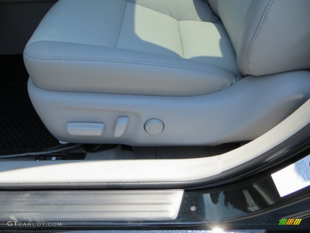 2013 Camry XLE - Attitude Black Metallic / Ash photo #24