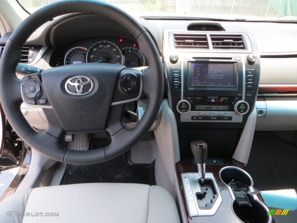 2013 Camry XLE - Attitude Black Metallic / Ash photo #26