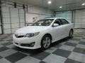 Super White - Camry SE Photo No. 3