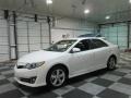 Super White - Camry SE Photo No. 4