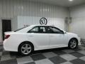 Super White - Camry SE Photo No. 7