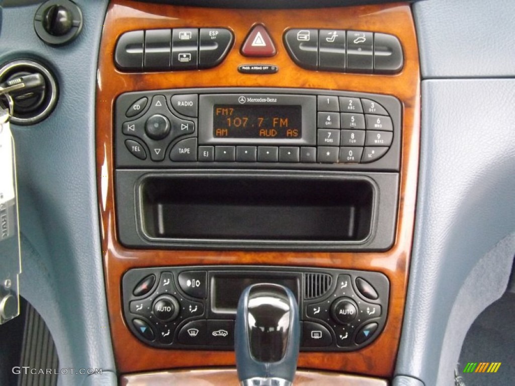 2004 Mercedes-Benz CLK 320 Coupe Controls Photo #81041927
