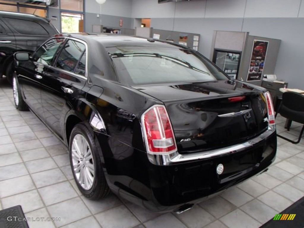 2013 300 C AWD - Phantom Black Tri-Coat Pearl / Black photo #6