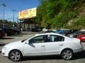 Candy White - Passat Komfort Sedan Photo No. 2