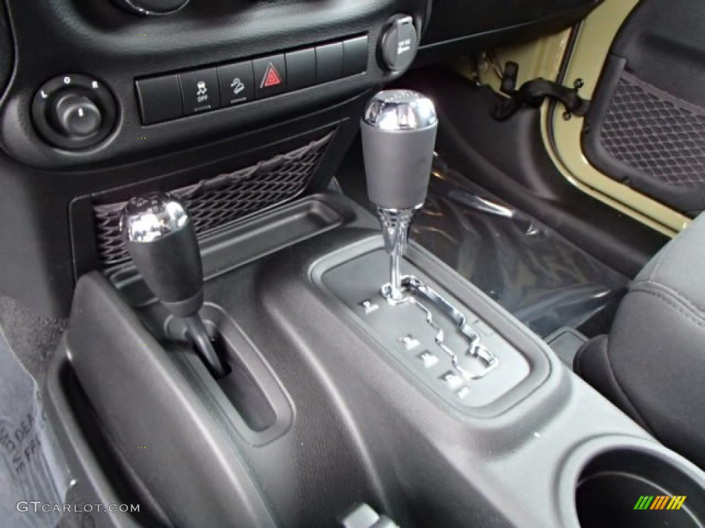 2013 Jeep Wrangler Sport S 4x4 5 Speed Automatic Transmission Photo #81045132
