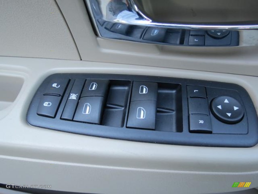 2011 Jeep Liberty Sport Controls Photo #81045700