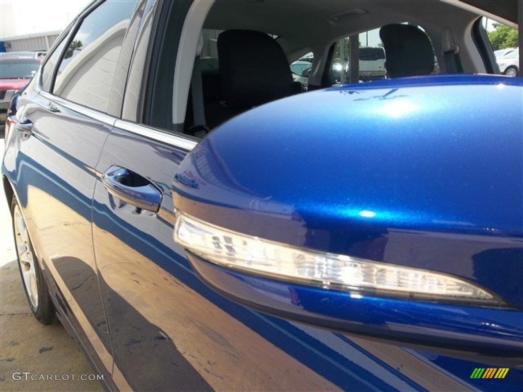 2013 Fusion SE 1.6 EcoBoost - Deep Impact Blue Metallic / SE Appearance Package Charcoal Black/Red Stitching photo #10