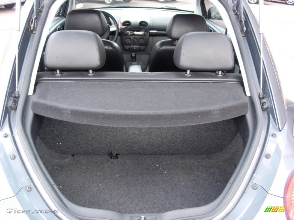 2003 Volkswagen New Beetle GLX 1.8T Coupe Trunk Photos