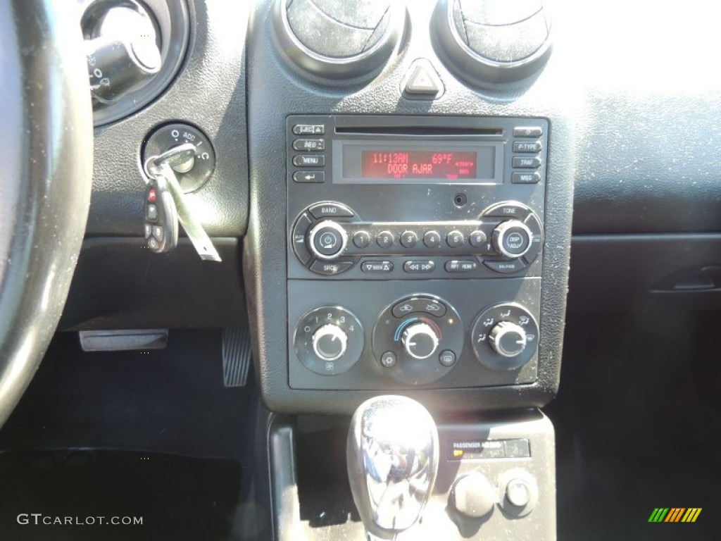 2009 G6 GT Sedan - Summit White / Ebony photo #20