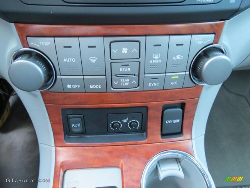 2010 Toyota Highlander Limited Controls Photo #81049391