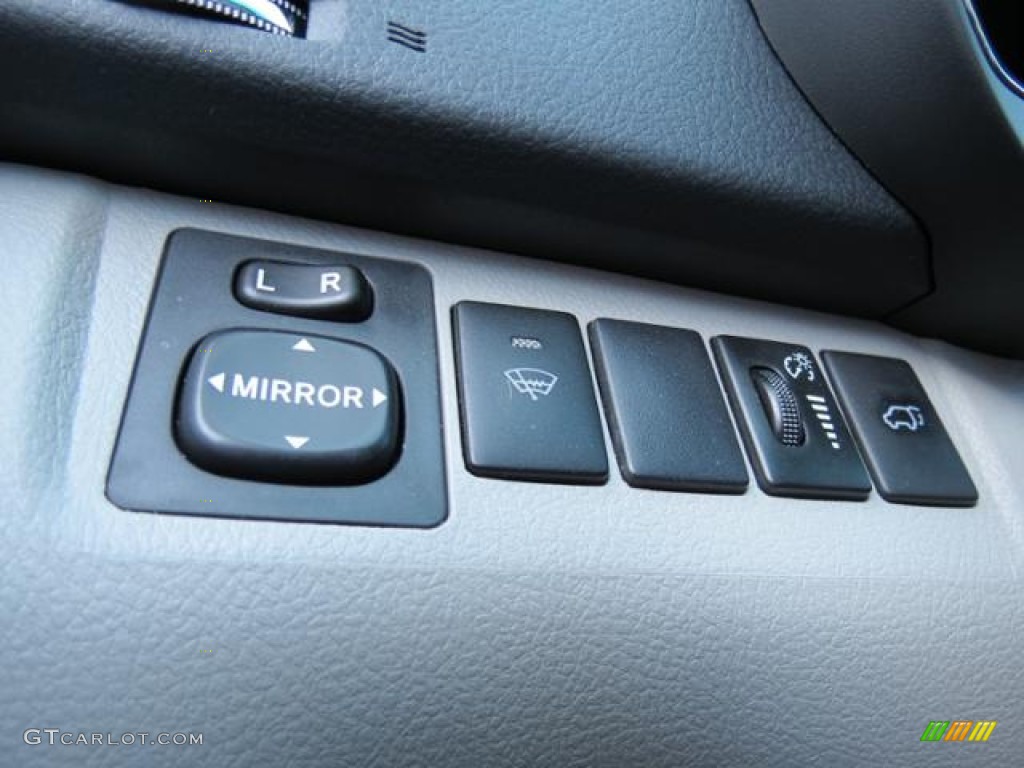 2010 Toyota Highlander Limited Controls Photo #81049536