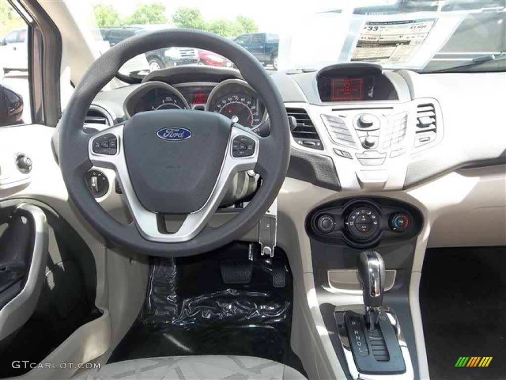 2013 Fiesta SE Sedan - Violet Gray / Charcoal Black/Light Stone photo #15