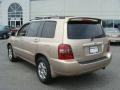 2004 Vintage Gold Metallic Toyota Highlander V6  photo #4