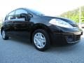 Super Black - Versa 1.8 S Hatchback Photo No. 7